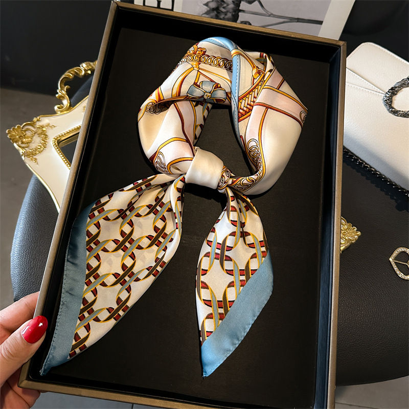 高級女性スクエアスカーフチェーンプリントバンダナ女性シルクス - Silk Blouse のレビューと価格